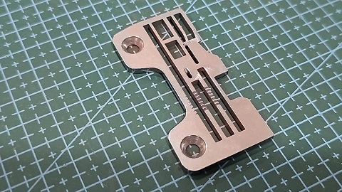 CHAPA DE AGUJA YAMATO OVERLOCK 5 HILOS AZ C5
