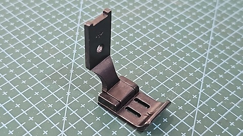 PRENSATELA DOBLE AGUJA SIN GUIA 1/4 (6.4MM)