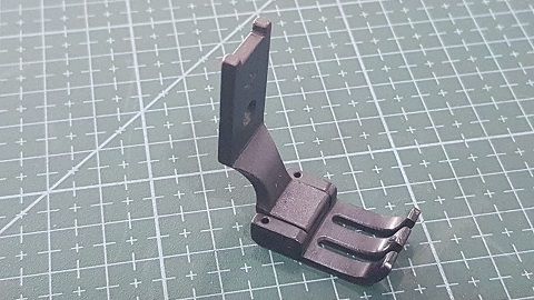 PRENSATELA DOBLE AGUJA 1/4 ABIERTO