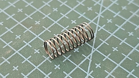 RESORTE DEL PERNO LIBERADOR JUKI