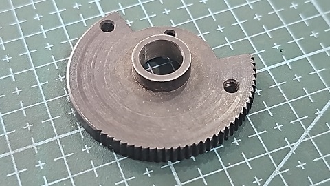 ENGRANAJE OJALADORA SINGER 71