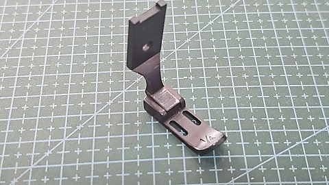 PRENSATELA DOBLE AGUJA 1/4 PARA CIERRE