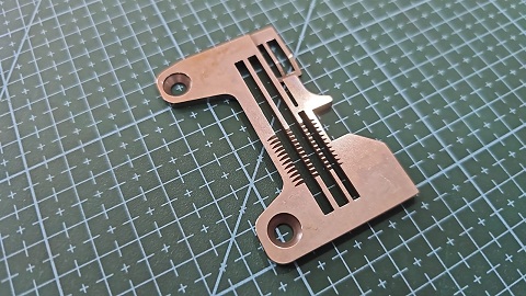 CHAPA DE AGUJA PEGASUS  3 HILOS