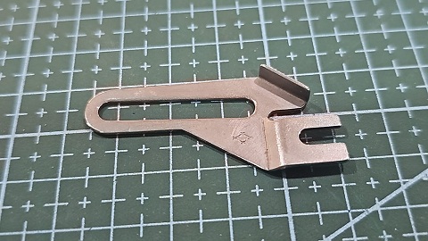 CHAPA LIBERADORA DEL ALIMENTADOR COLLA YAMATO