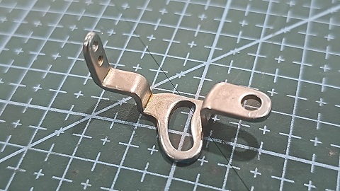 GUIA HILO YAMATO OVERLOCK DER LOOPER DCZ361