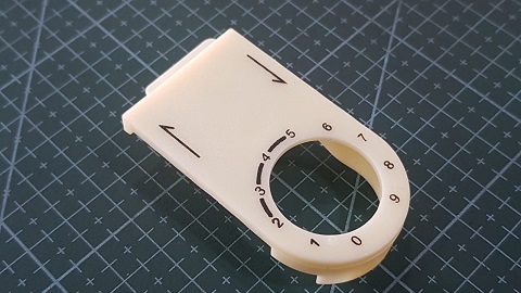 TAPA PLÁSTICA SINGER GUIADOR DE HILO TENSOR