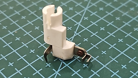 ENHEBRADOR DE HILO DE AGUJA LINEA 4212/4230 F