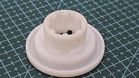 SOPORTE PLASTICO SINGER TRABA  VOLANTE 9850/2818