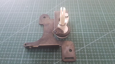 CARGADOR DE BOBINA SINGER  LINEA FASHION