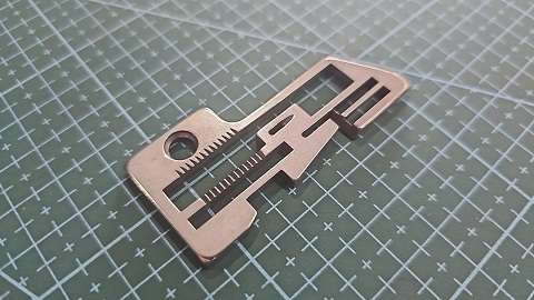 CHAPA DE AGUJA YAMATO OVERLOCK Z367-C5GF(5X5)
