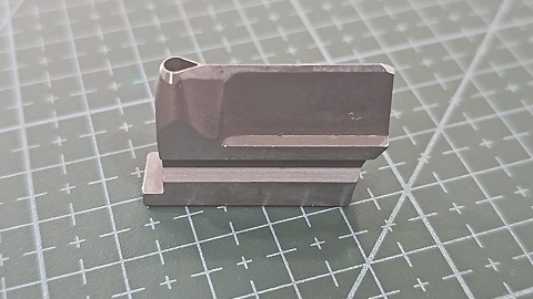 CUCHILLA JUKI MEB3810/3900 INFERIOR CORTE OJAL