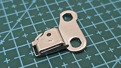 REGULADOR DEL PORTA BOBINA SINGER HD 4423