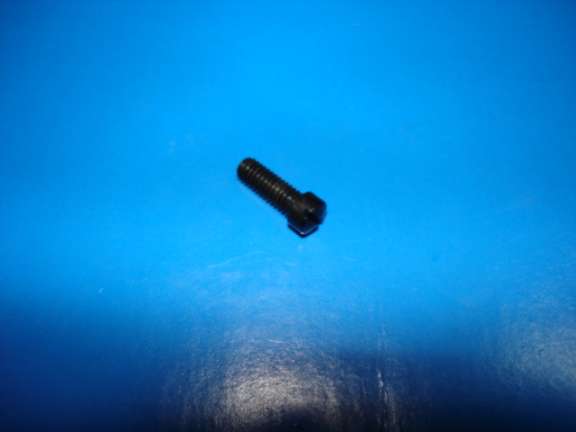 TORNILLO SINGER 1/8-40 L 6.3