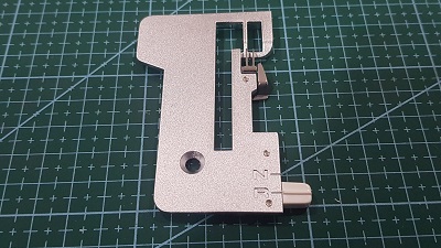 CHAPA DE AGUJA SINGER OVERLOCK 4 HILOS S14-78