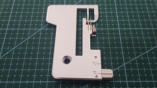 CHAPA DE AGUJA SINGER OVERLOCK 4 HILOS S14-78