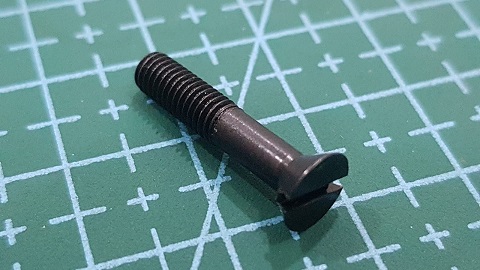 TORNILLO PFAFF LANZADERA TRIPLE ARRASTRE 145/