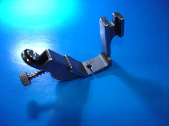 PRENSATELA PARA RECTA CON TENSOR DE GOMA