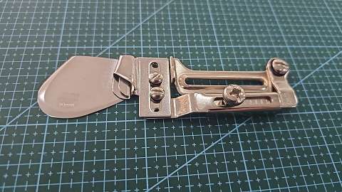 DOBLADILLADOR PARA RUEDO MAQUINA RECTA 10MM