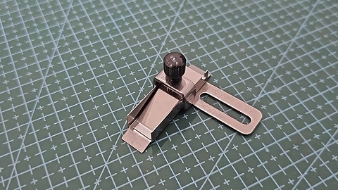 TENSOR DE GOMA DE 10MM PARA OVERLOCK VARIAS