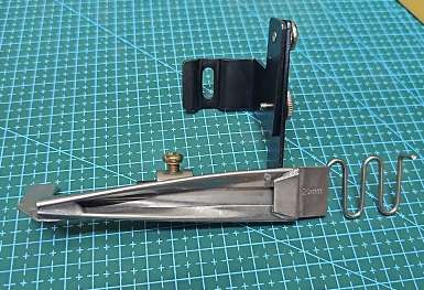 DOBLADILLADOR VIVO OVERLOCK  20MM SIST SIRUBA