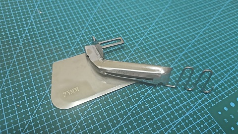 DOBLADILLADOR VIVO OVERLOCK CON CORDON 25MM