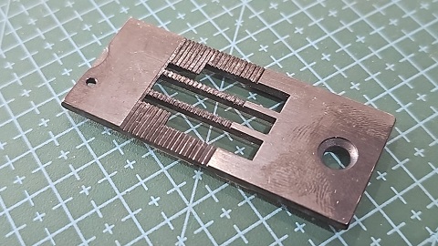 CHAPA DE AGUJA JUKI LH515 1/2" SIM BROTHER