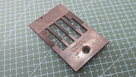 CHAPA DE DIENTE DOBLE AGUJA DE 1"