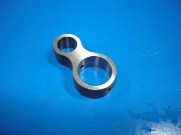 BIELA CONECTORA DEL LIBERADOR DE HILO LU562/5