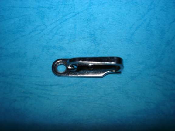 GUIA HILO BROTHER DOBLE AGUJA LT2