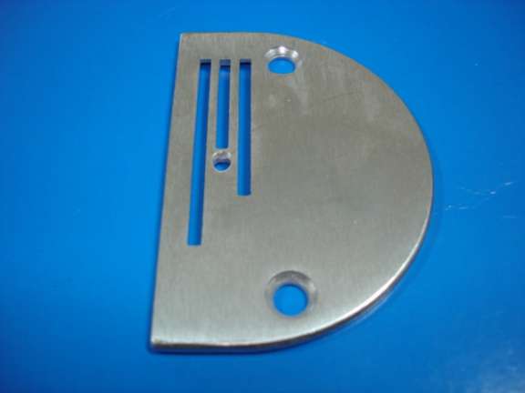 CHAPA AGUJA RECTA 3 CARRERAS AGUJERO GRANDE