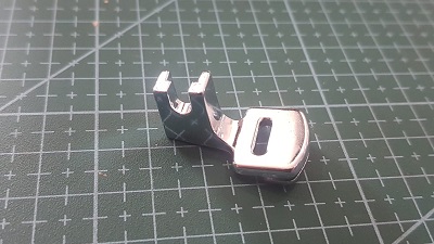 PIE PRENSATELA PARA FRUNCIR FAM.